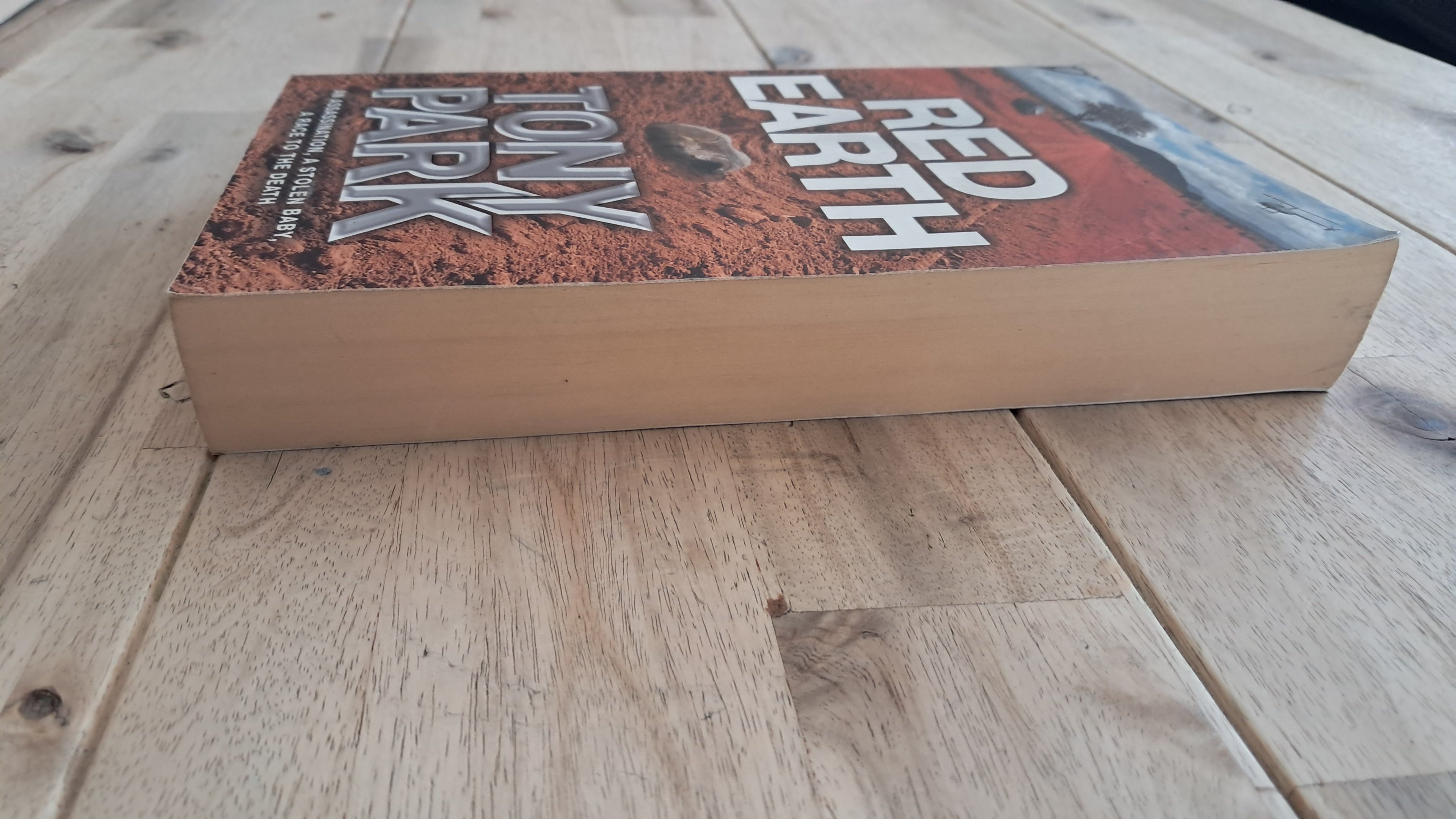 Red Earth – Tony Park
