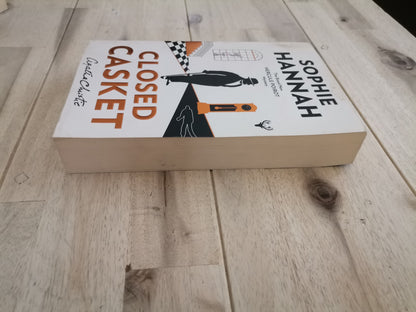 Closed Casket – Sophie Hannah