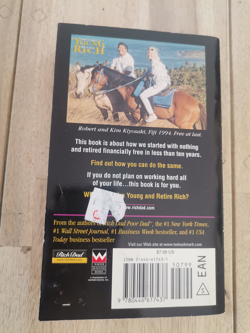 Retire Young Retire Rich - Robert T. Kiyosaki (Mass Paperback)