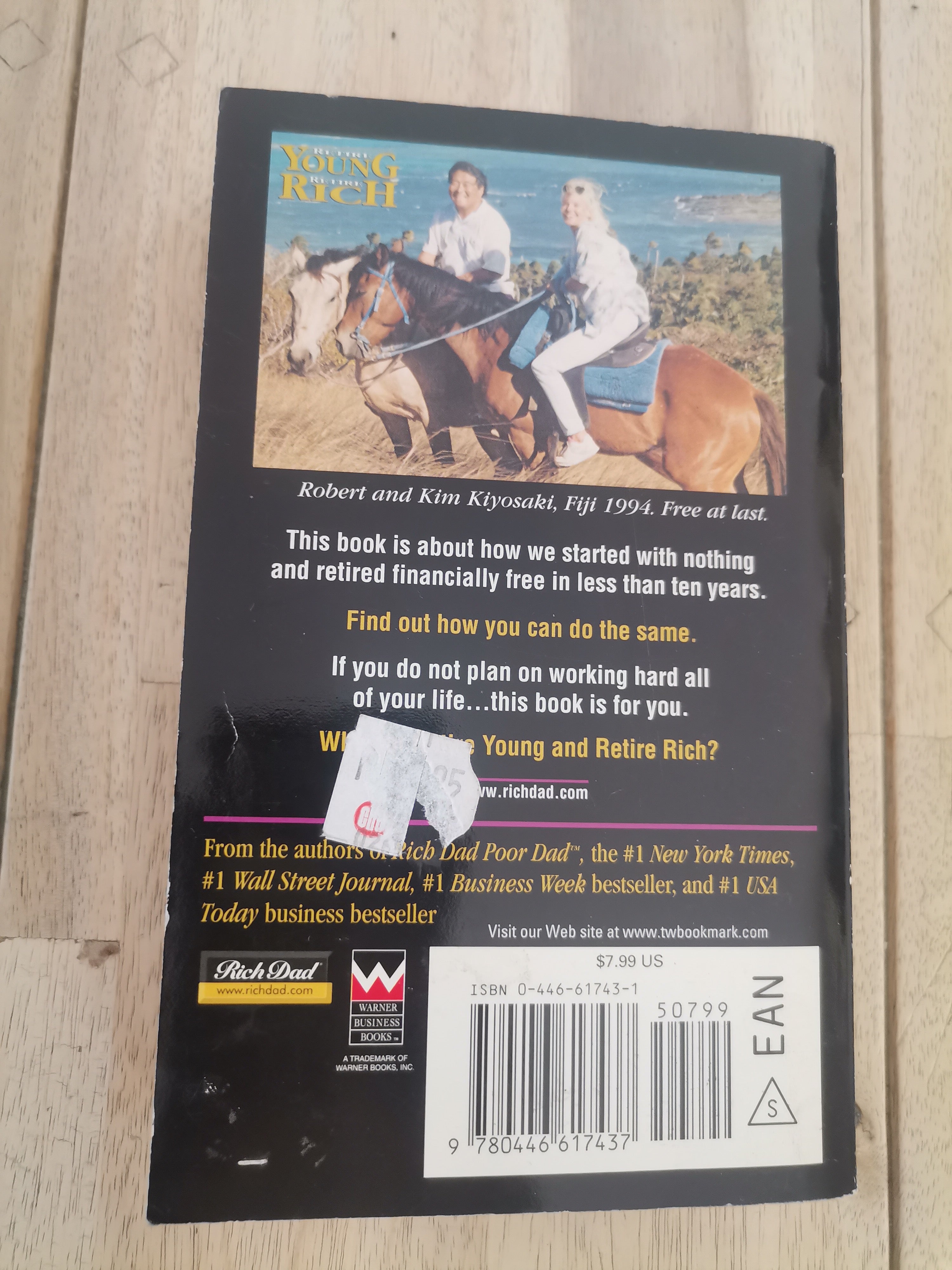 Retire Young Retire Rich - Robert T. Kiyosaki (Mass Paperback)