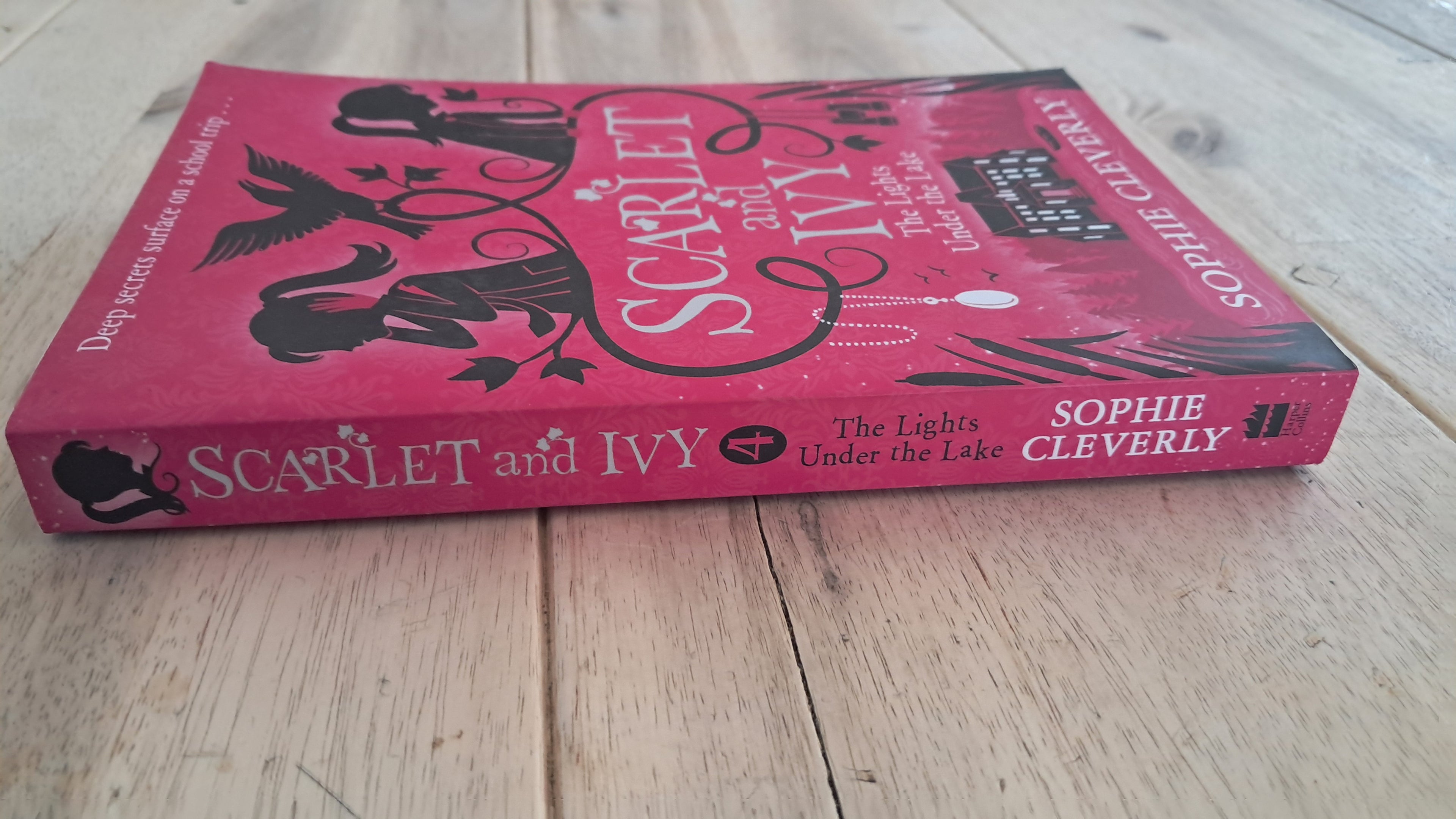 Scarlet and Ivy: The Lights Under the Lake – Sophie Cleverly