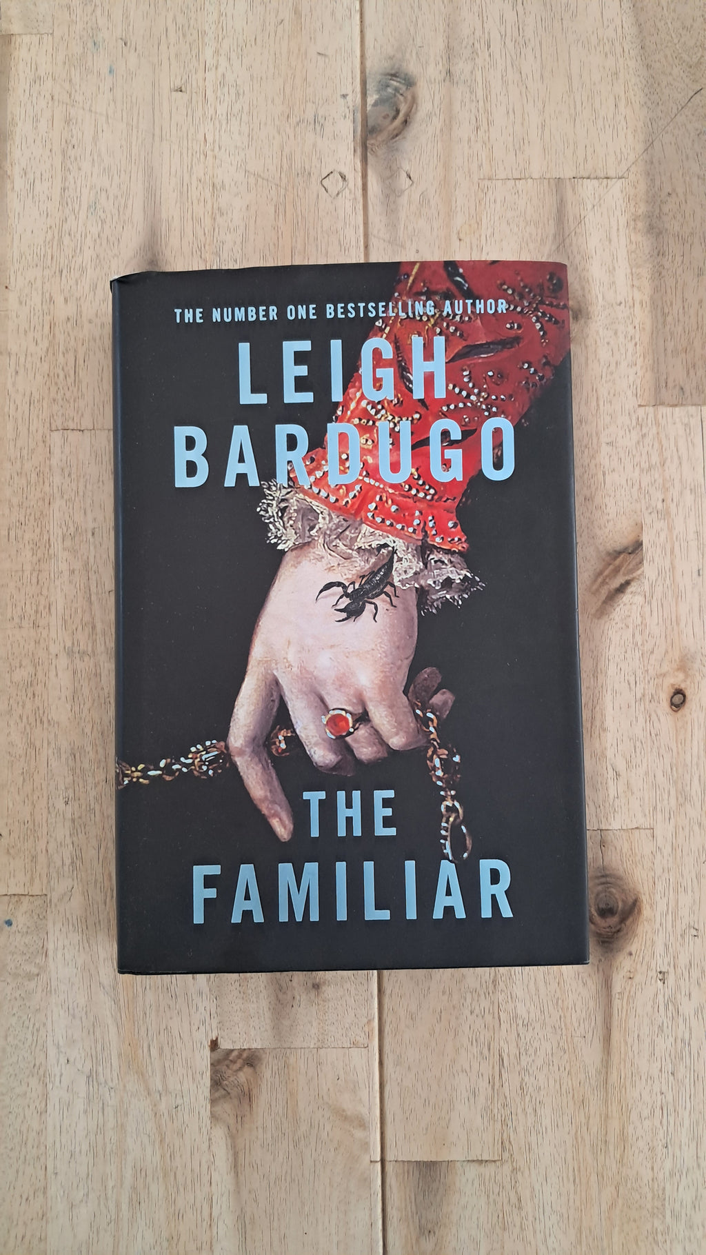 The Familiar – Leigh Bardugo