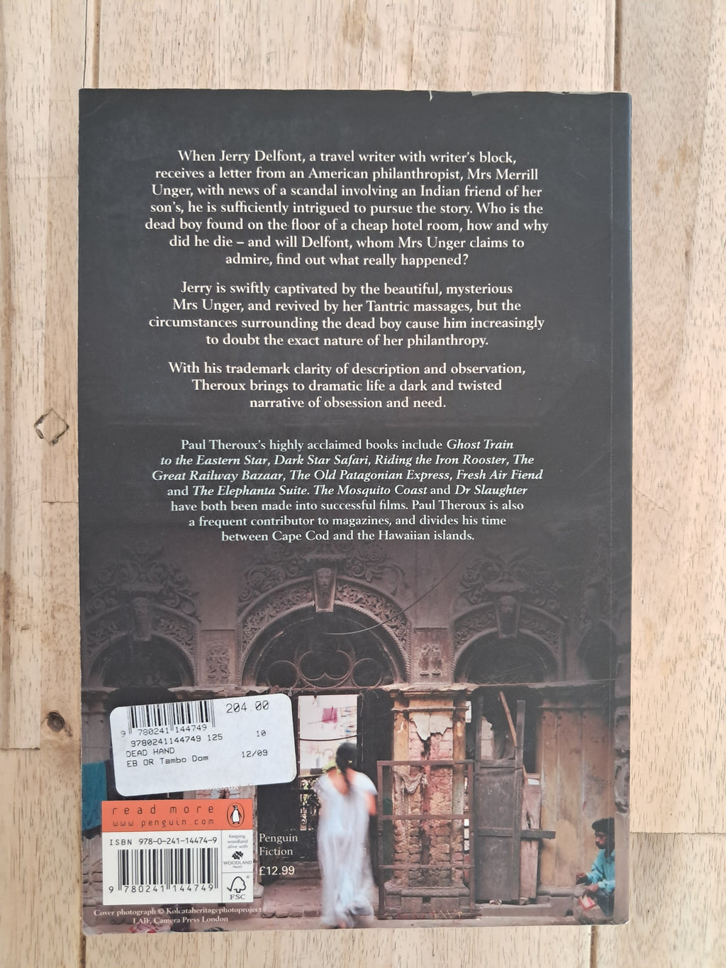 A Dead Hand: A Crime in Calcutta – Paul Theroux