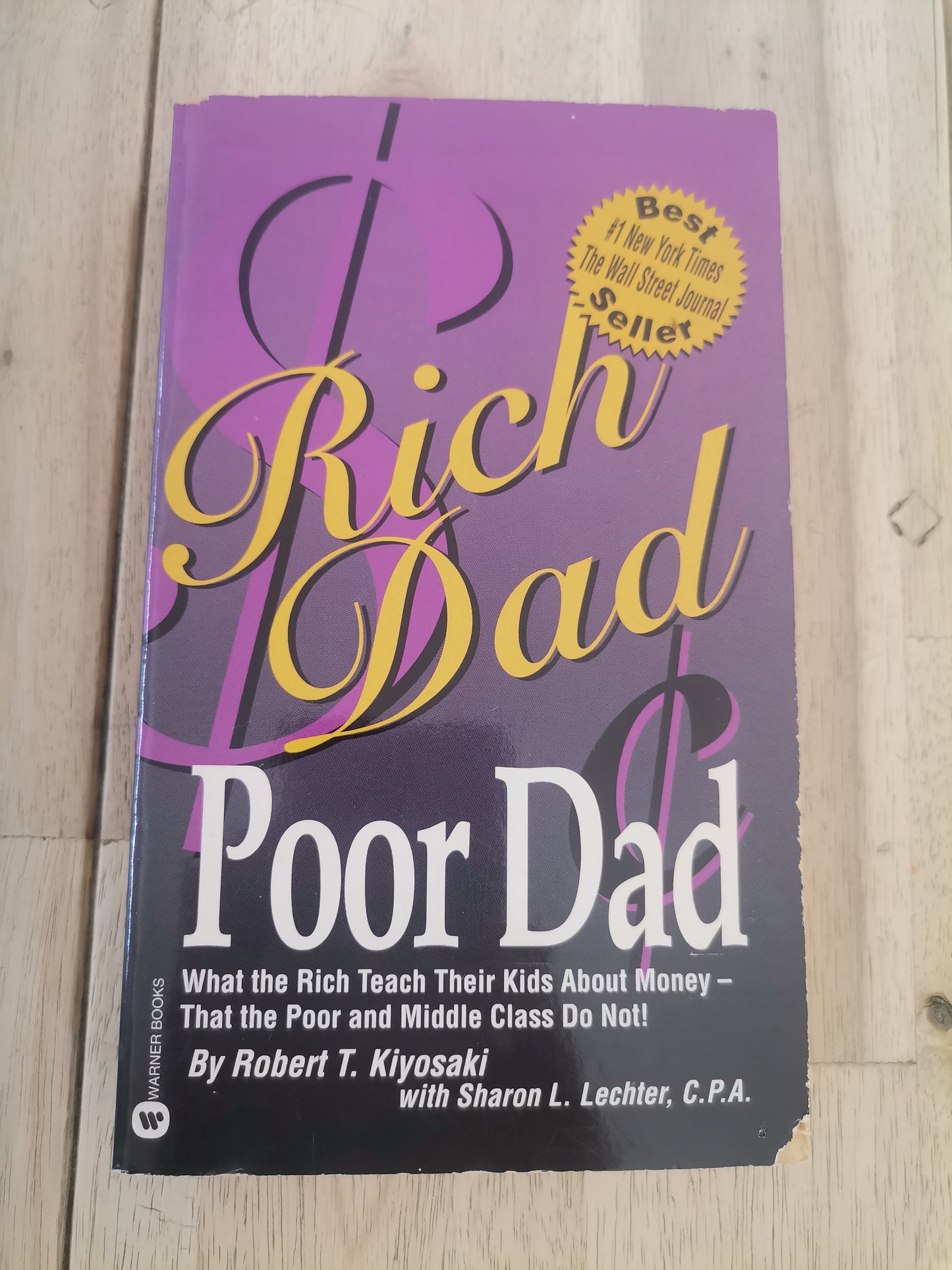 Rich Dad Poor Dad - Robert T. Kiyosaki (Mass Paperback)