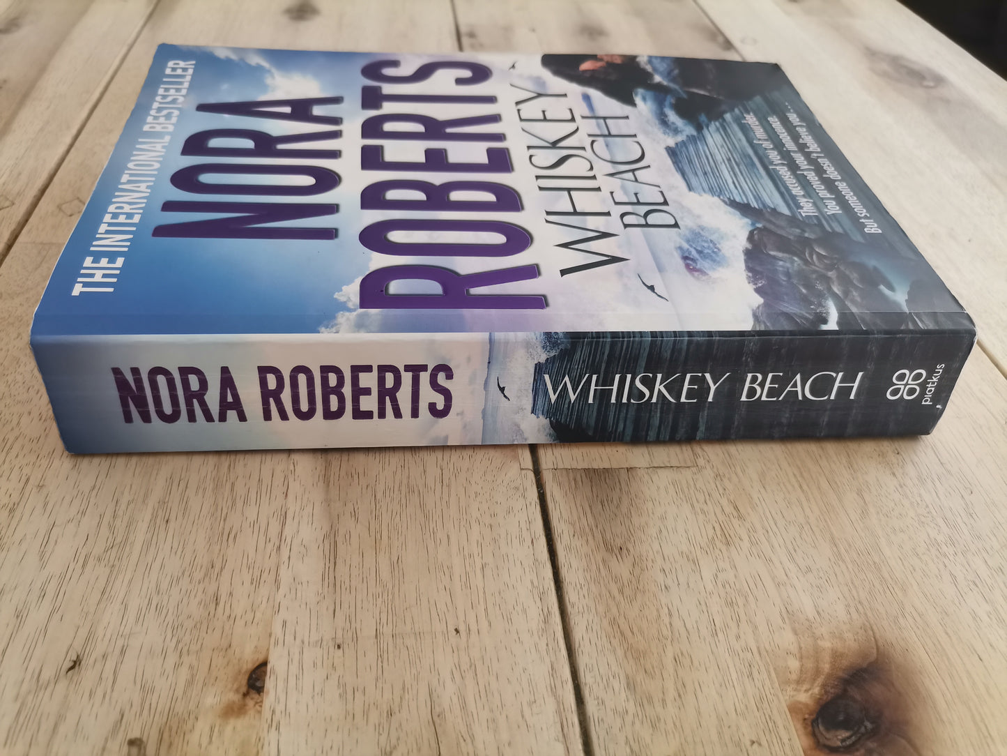Whiskey Beach – Nora Roberts