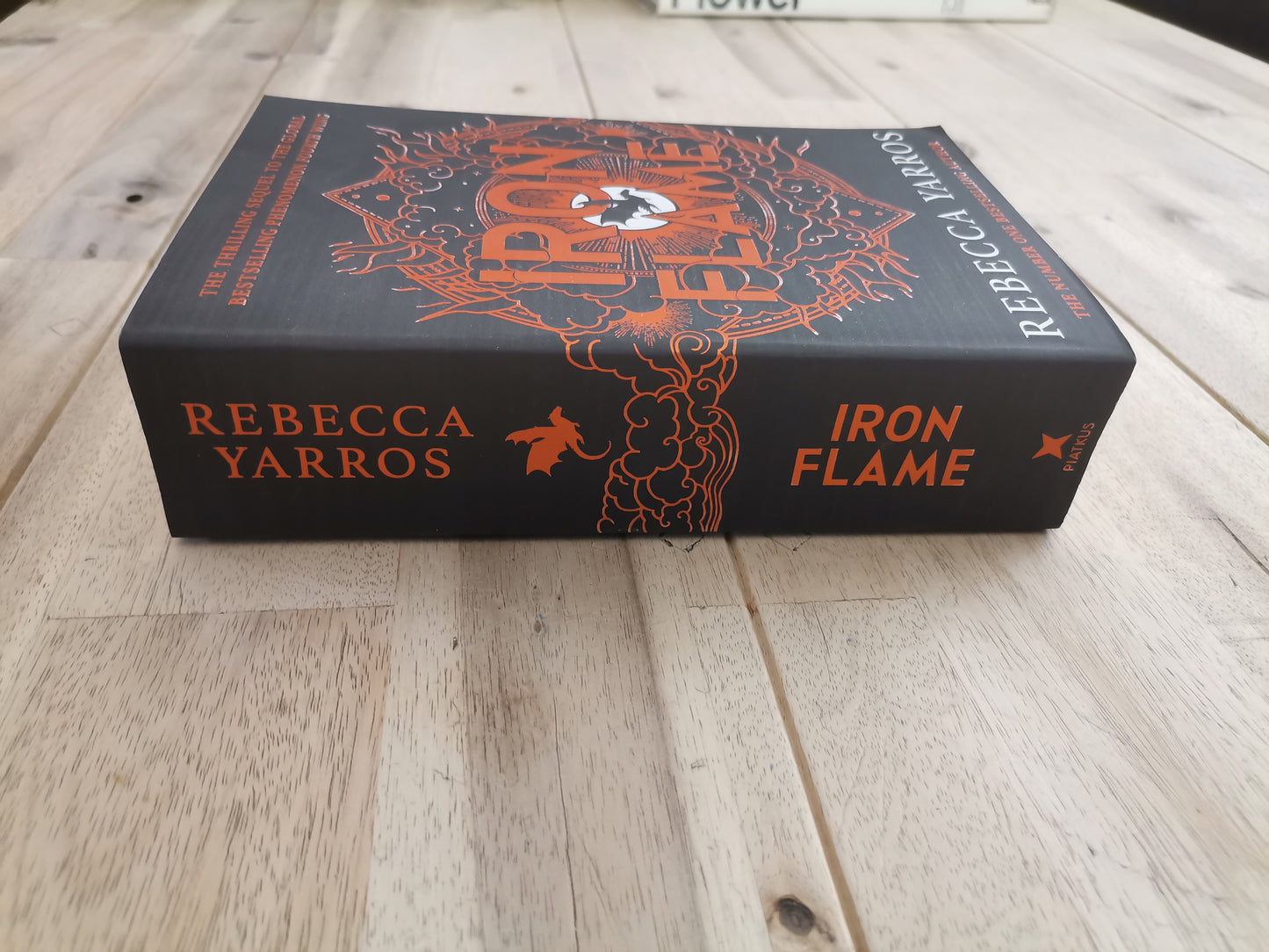 Iron Flame – Rebecca Yarros