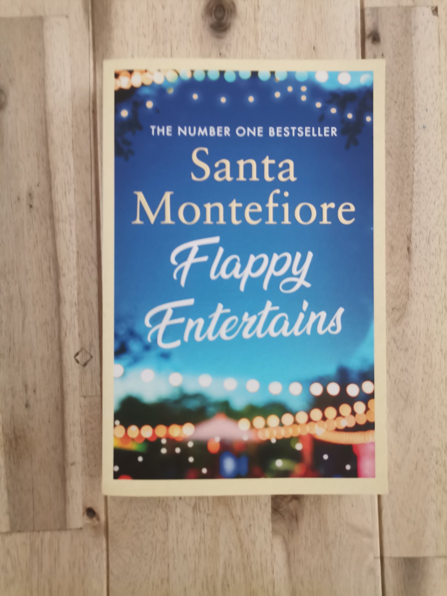 Flappy Entertainers – Santa Montefiore