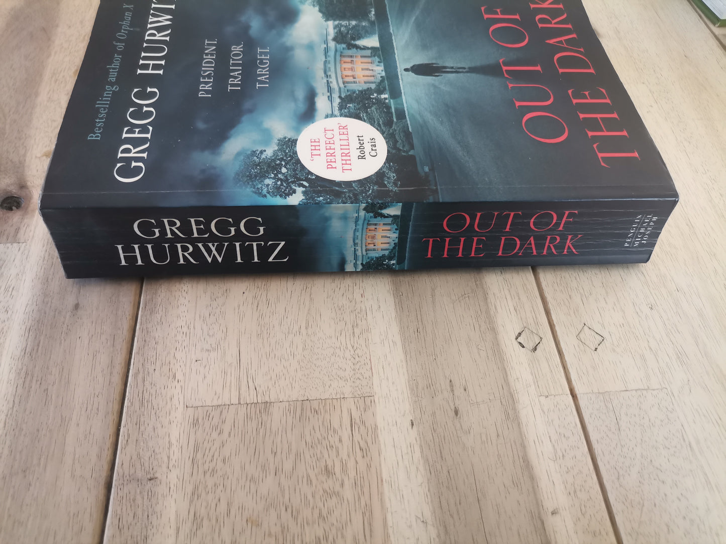 Out of the Dark - Gregg Hurwitz
