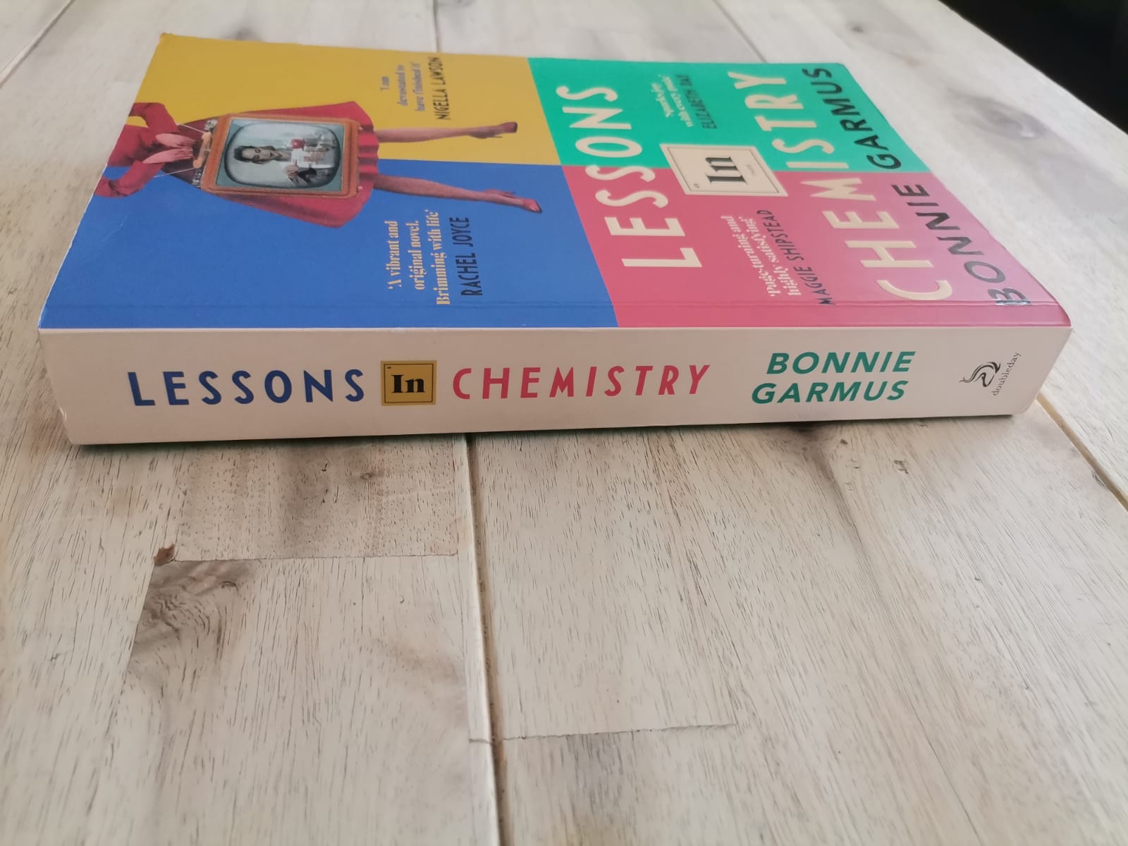Lessons in Chemistry – Bonnie Garmus