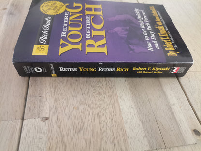 Retire Young Retire Rich - Robert T. Kiyosaki (Mass Paperback)