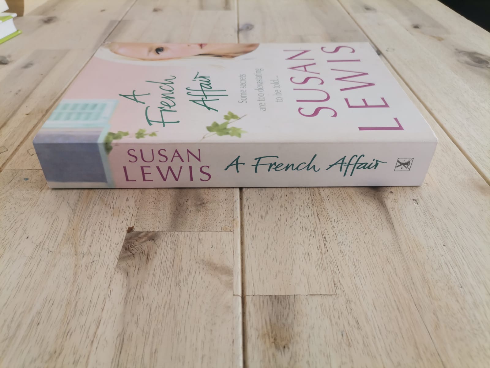 A French Affair – Susan Lewis