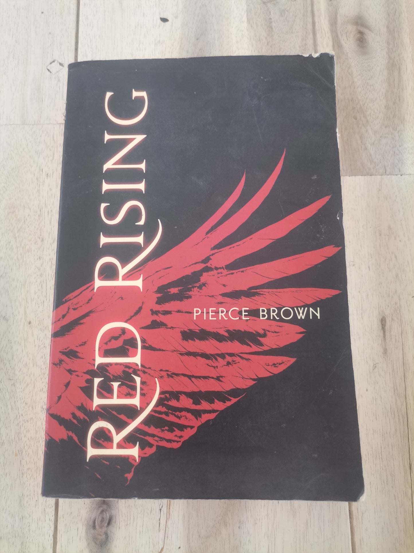 Red Rising - Pierce Brown (Trade Paperback)